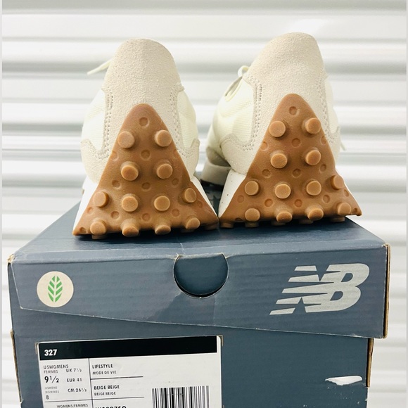 New Balance Women's Sneakers Shoes Casual White Cream Turtledove size 9.5 - Picture 4 of 11